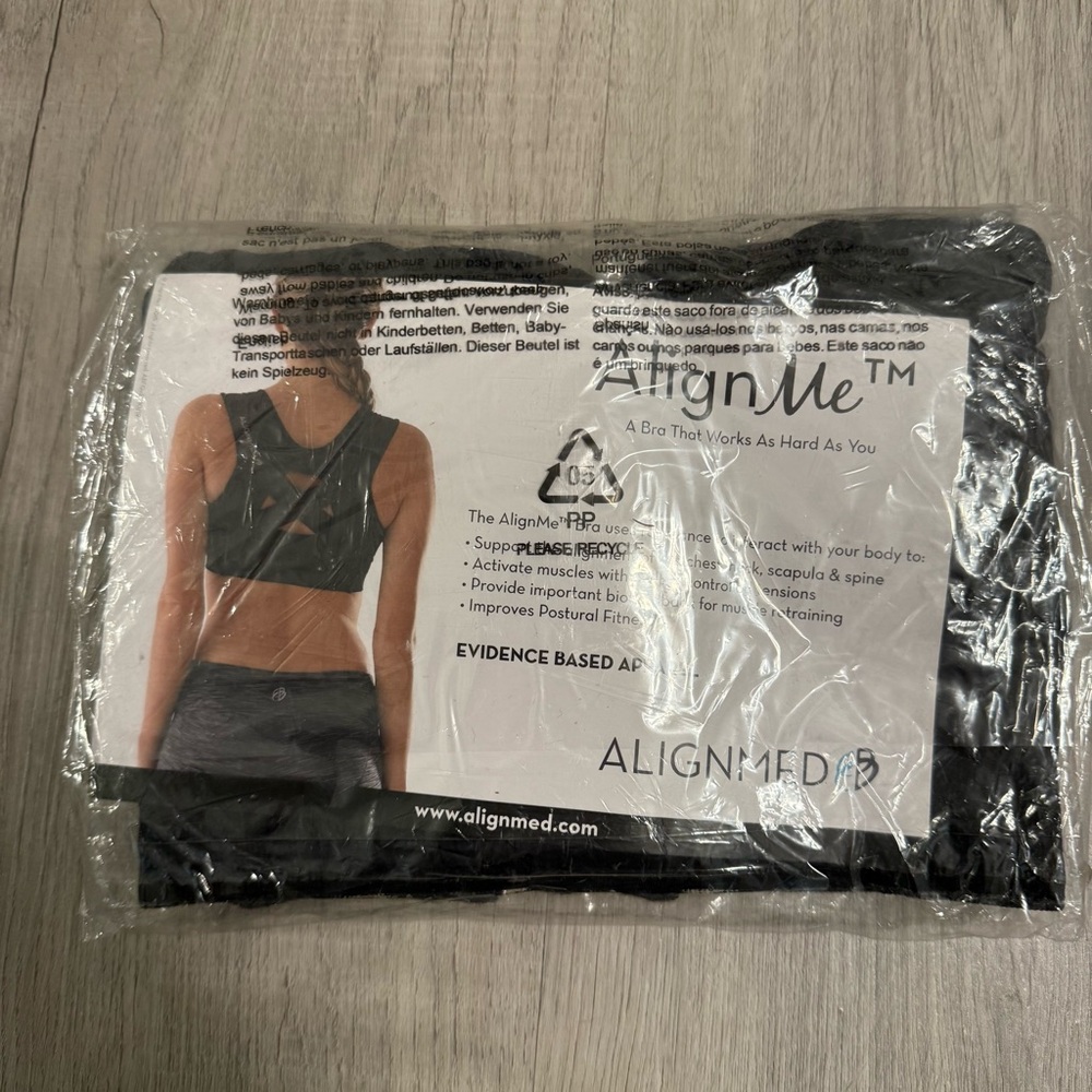 ⭐️ Alignmed White Zip-Front Posture Correcting Sports Bra